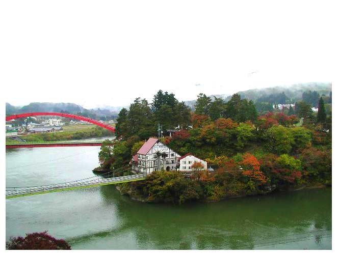円蔵寺展望台から見る只見川の光景